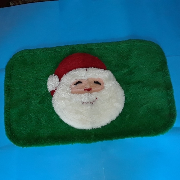 2 Piece Used Crotheced Bathroom Santa Claus Set